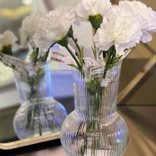 گلدان شیشه ای اوکیا